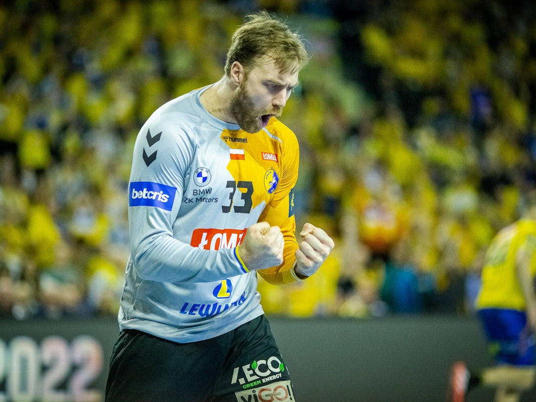 Andreas Wolff jubelt mit geballten Fäusten.