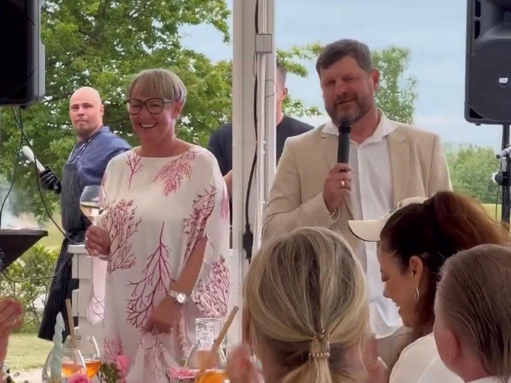 FC-Trainer Steffen Baumgart und seine Frau Katja feierten am Freitag (17. Juni 2022) ihre Silberhochzeit.