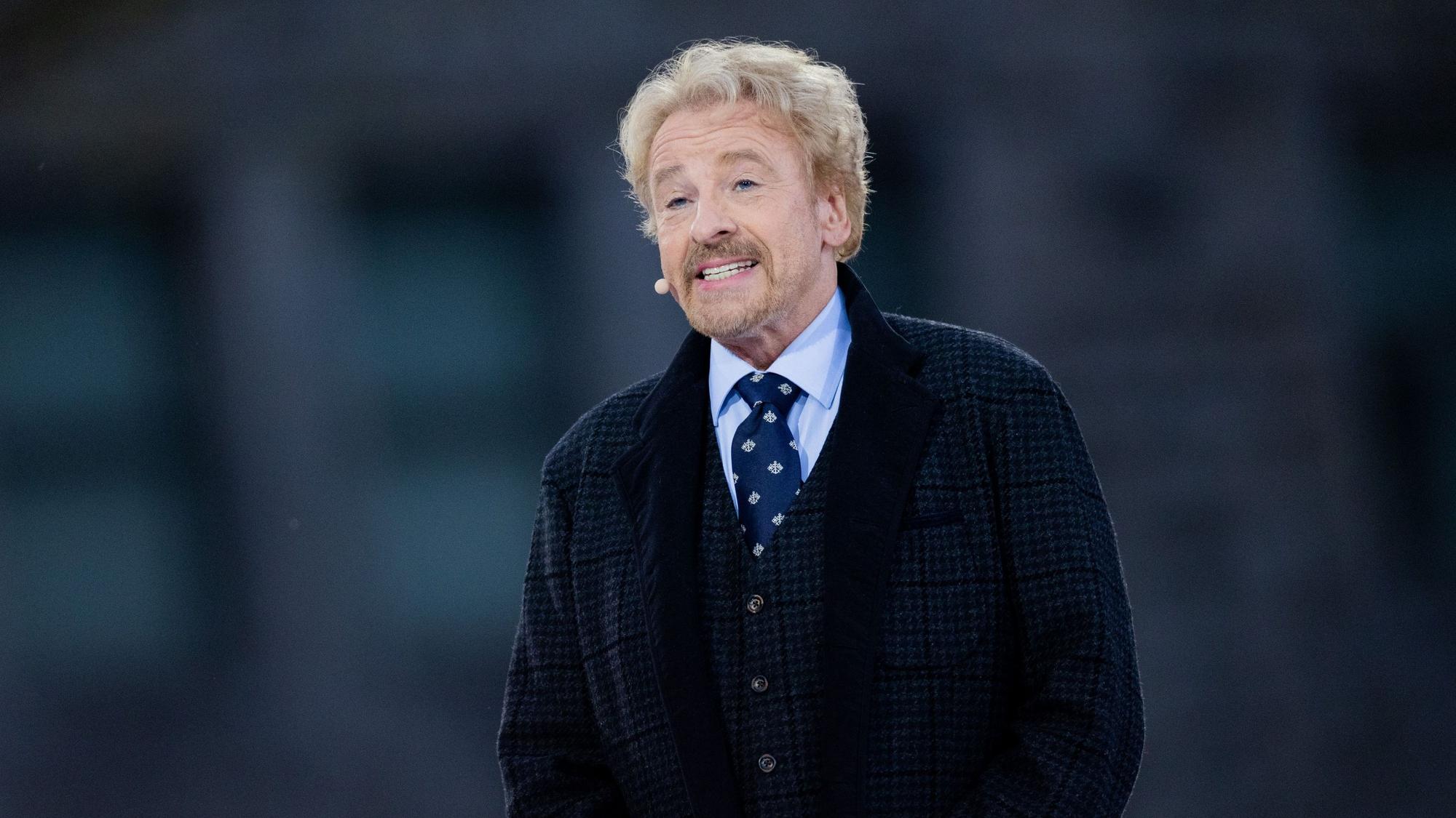 Thomas Gottschalk, Moderator, steht bei der RTL-Oster-Produktion «Die Passion» auf dem Burgplatz auf der Bühne. Der Kölner Privatsender präsentiert dabei die Leidensgeschichte und Kreuzigung Christi als großes «Musik-Live-Event».