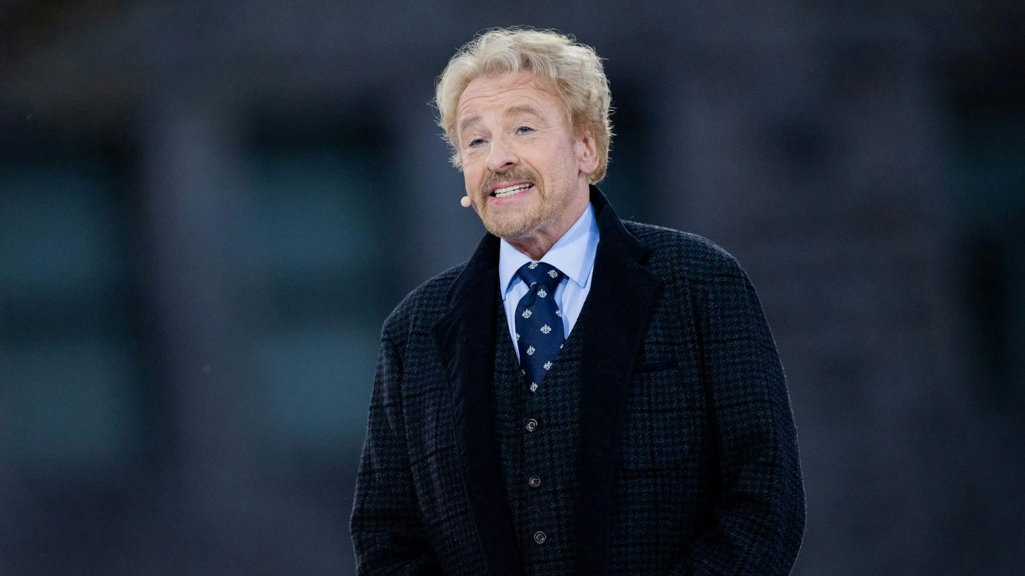 Thomas Gottschalk, Moderator, steht bei der RTL-Oster-Produktion «Die Passion» auf dem Burgplatz auf der Bühne. Der Kölner Privatsender präsentiert dabei die Leidensgeschichte und Kreuzigung Christi als großes «Musik-Live-Event».