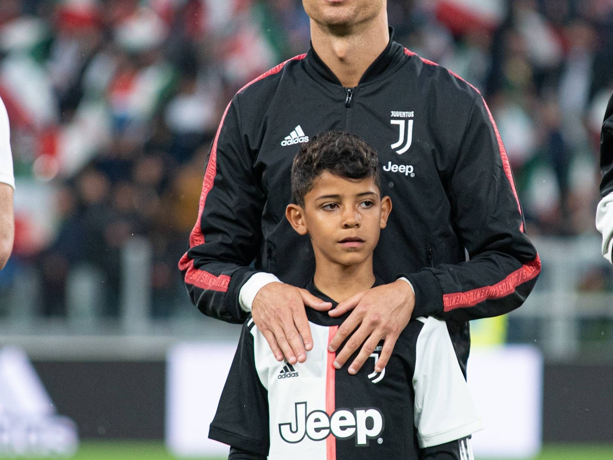 Cristiano Ronaldo gemeinsam mit seinem Sohn Cristiano Jr. vor dem Serie A Spiel zwischen Juventus Turin und Atalanta Bergamo am 19. Mai 2019.