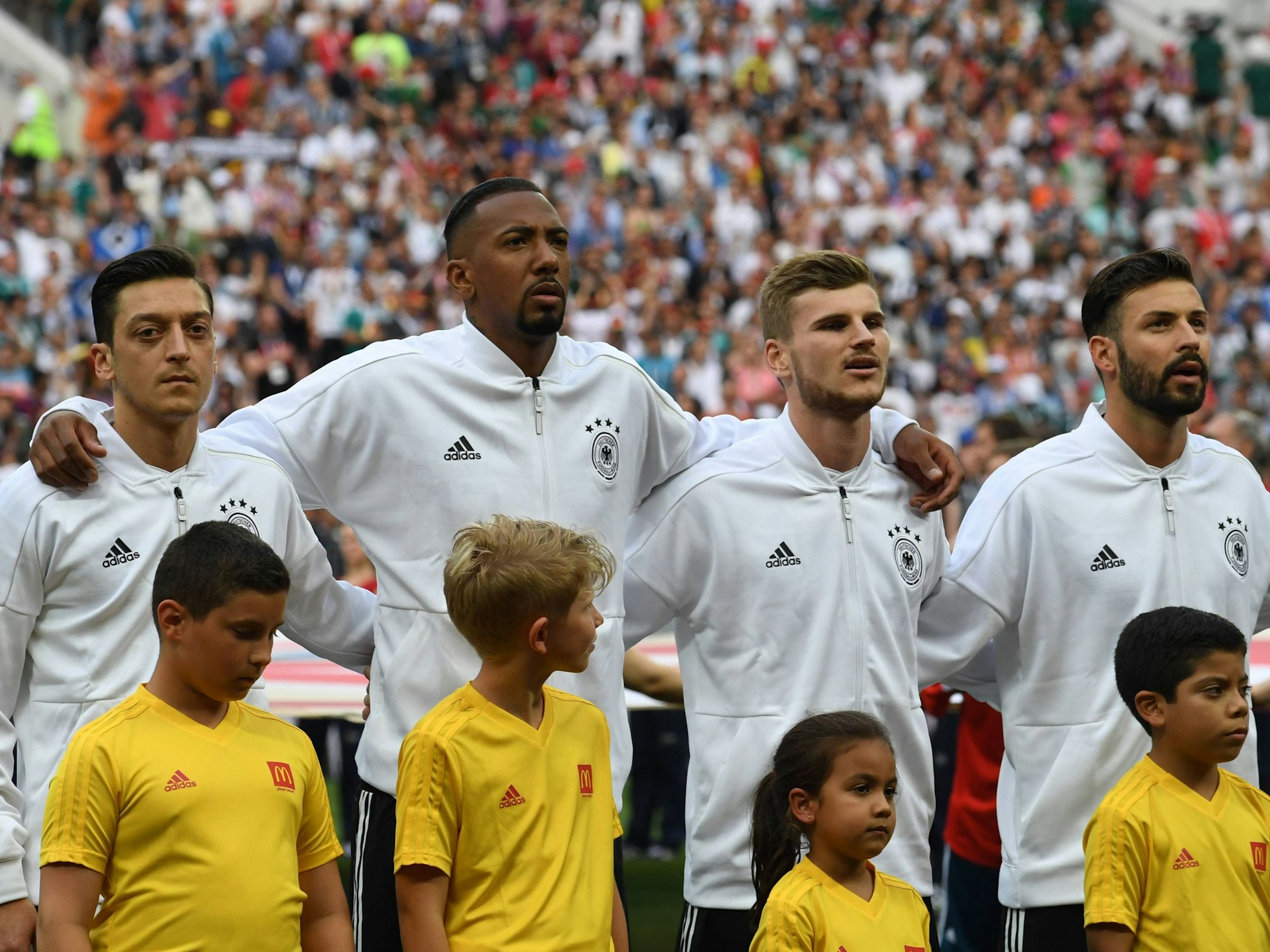 Mesut Özil, Jerome Boateng, Timo Werner und Marvin Plattenhardt (v.l.n.r.) vor dem WM-Spiel zwischen Deutschland und Mexiko am 17. Juni 2018.