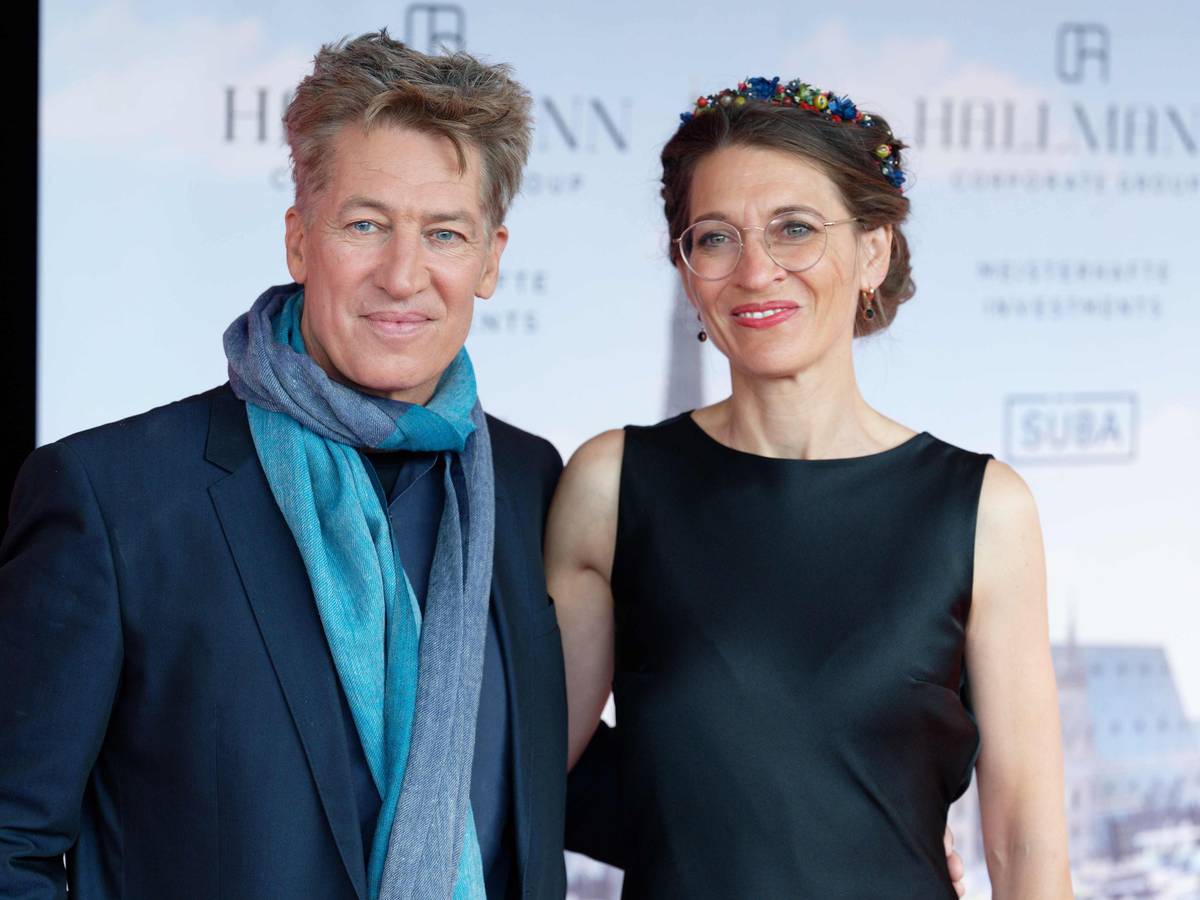 Der Schauspieler Tobias Moretti und seine Frau Julia Moretti kommen zur Verleihung der Europäischen Kulturpreise.