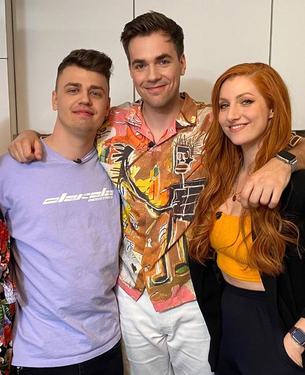 V.l.: Vanessa (Malwanne), Kevin (Papaplatte), Max und Lara (Lara Loft)
Die Verwendung des sendungsbezogenen Materials ist nur mit dem Hinweis und Verlinkung auf RTL+ gestattet.