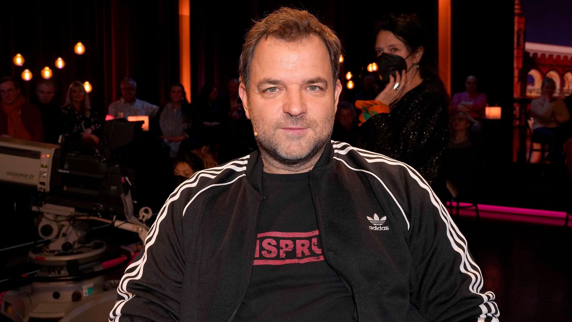 Martin Rütter bei der Aufzeichnung der MDR/rbb-Talkshow Riverboat im Studio A im rbb Fernsehzentrum. Berlin, 10.12.2021 ***