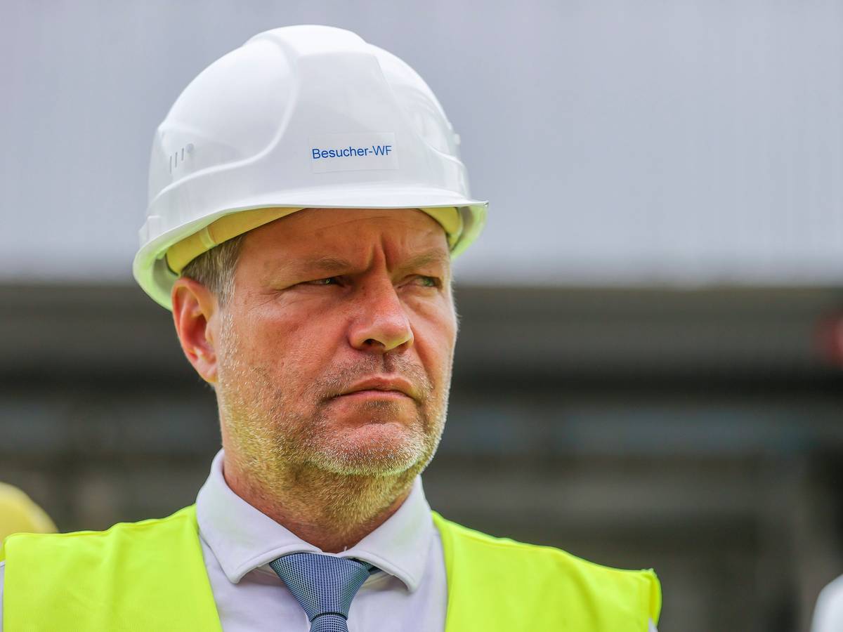 Robert Habeck (Bündnis 90/Die Grünen), Bundesminister für Wirtschaft und Klimaschutz, besucht Mitte Mai den Chemiestandort Leuna.
