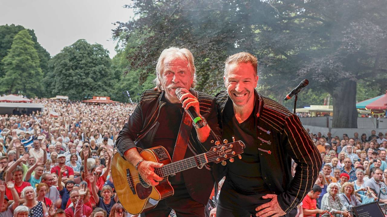Henning Krautmacher und sein Nachfolger Patrick Lück beim Schlebuscher Volksfest. Zusammen traten sich auch am Sonntag (25. September 2022) beim ZDF-„Fernsehgarten“ auf.