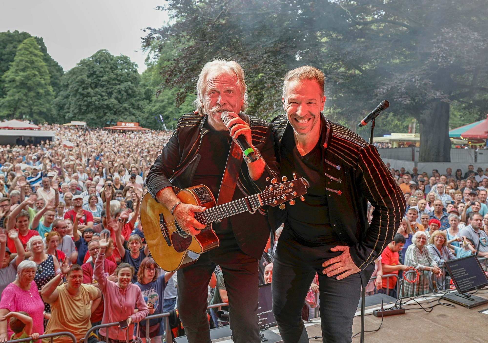 Henning Krautmacher und sein Nachfolger Patrick Lück beim Schlebuscher Volksfest.