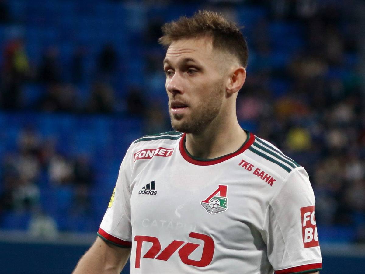 Maciej Rybus geht im Spiel von Lokomotive Moskau gegen Zenit St. Petersburg vom Platz. Nach dem Wechsel innerhalb der Liga muss er auf seine WM-Teilnahme verzichten.