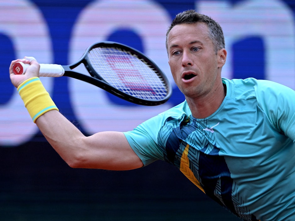 Philipp Kohlschreiber holt mit dem Tennisschläger aus. Der langjährige Tennis-Profi beeindet seine Karriere.