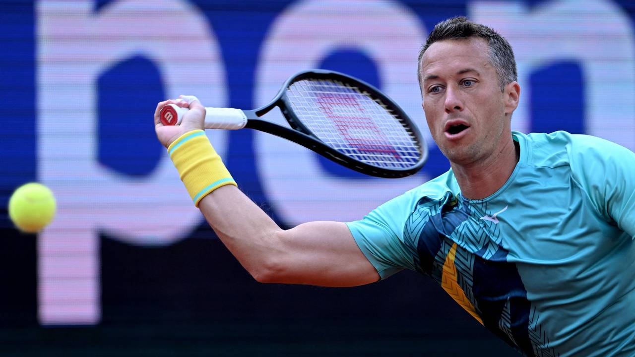 Philipp Kohlschreiber holt mit dem Tennisschläger aus. Der langjährige Tennis-Profi beeindet seine Karriere.