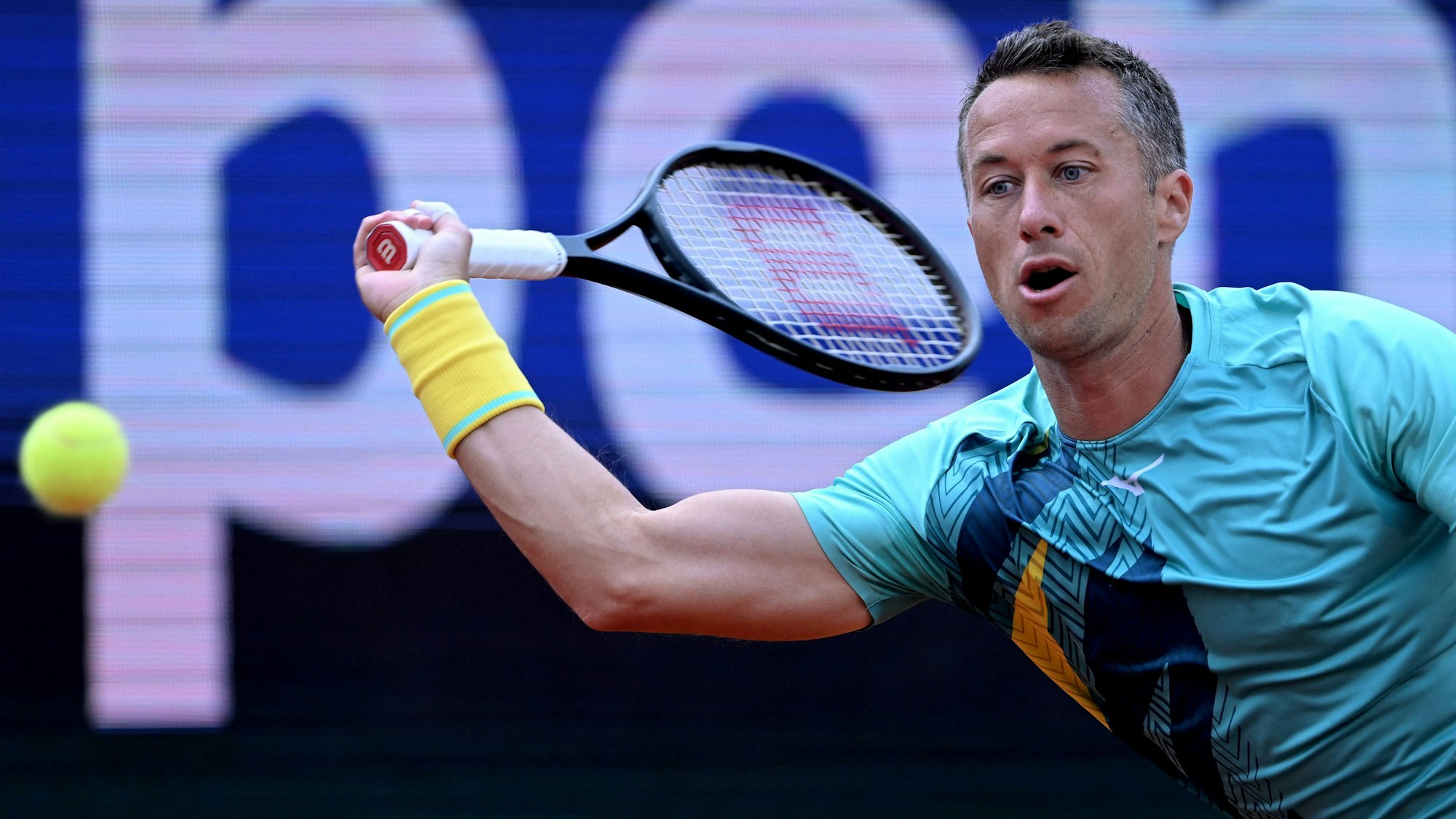 Philipp Kohlschreiber holt mit dem Tennisschläger aus. Der langjährige Tennis-Profi beeindet seine Karriere.