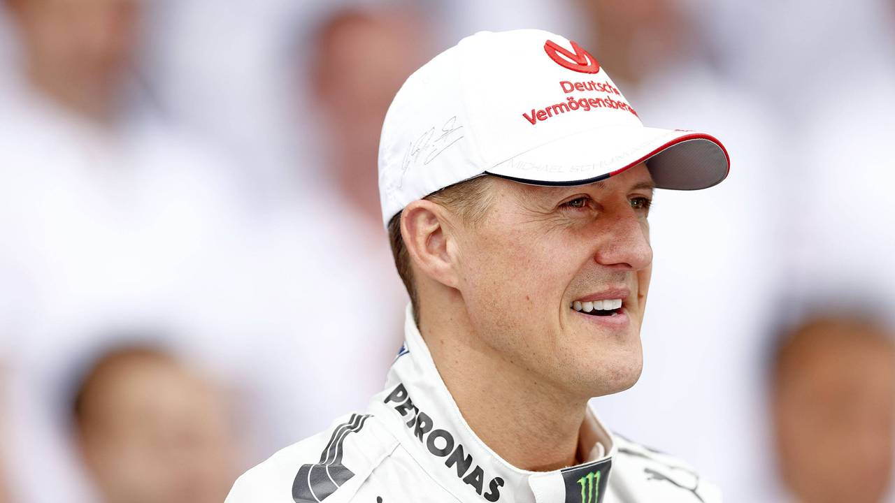 Michael Schumacher, mit guter Laune, schaut sich 2012 das Rennen in Brasilien an.
