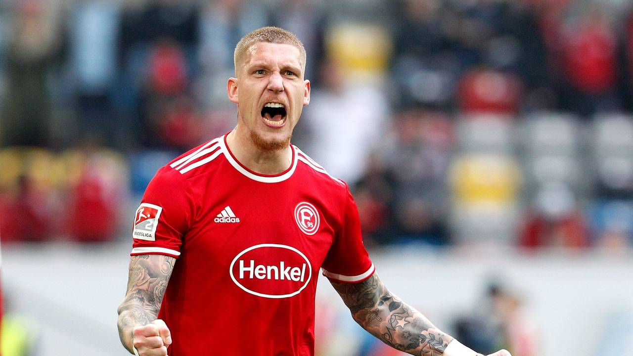 Jordy de Wijs jubelt im Trikot von Fortuna Düsseldorf