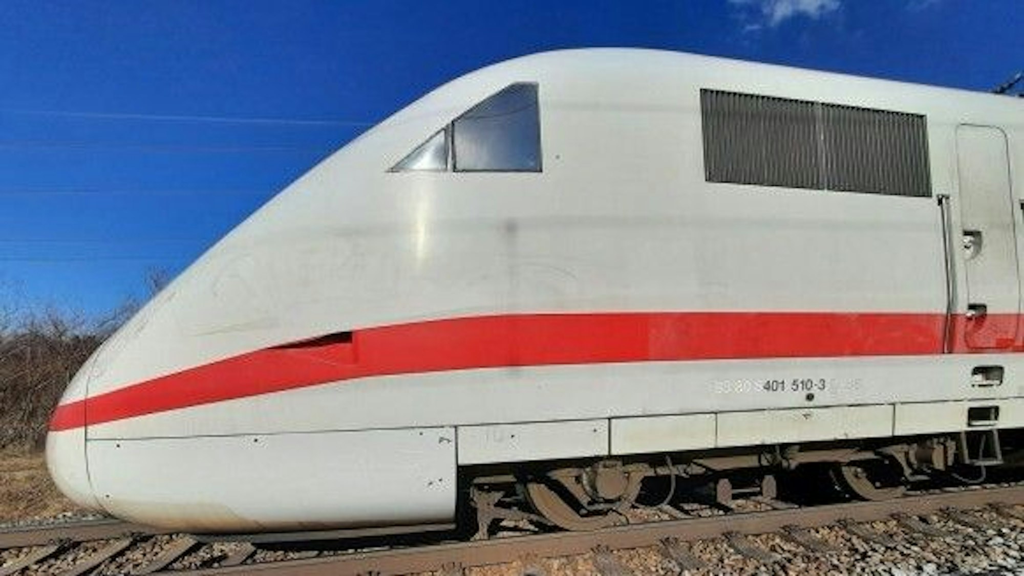 Seitenansicht eines ICE-Zuges, der in München-Langwied steht. Symbolfoto vom März 2022.