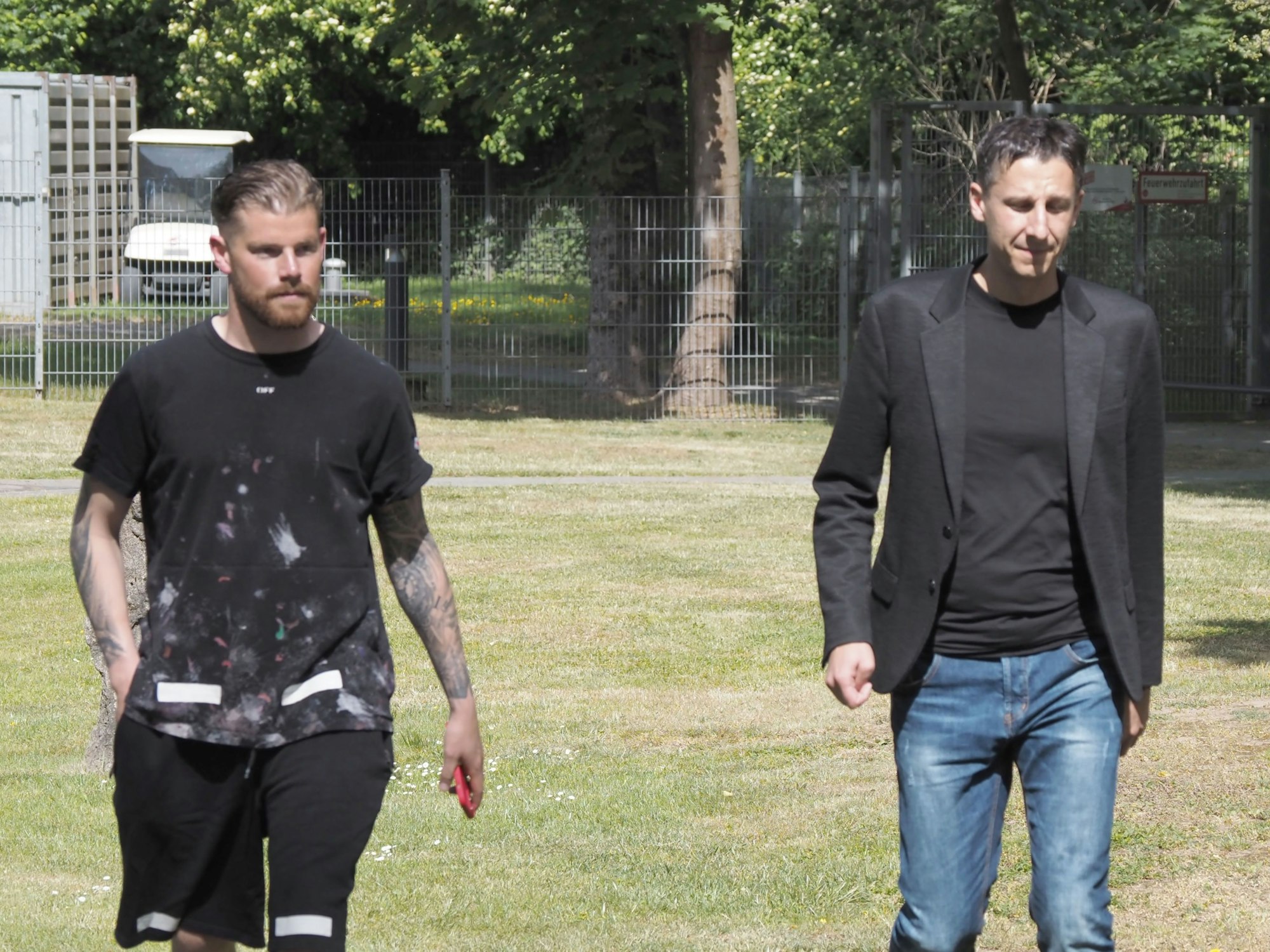 Timo Horn und Christian Keller am Geißbockheim.