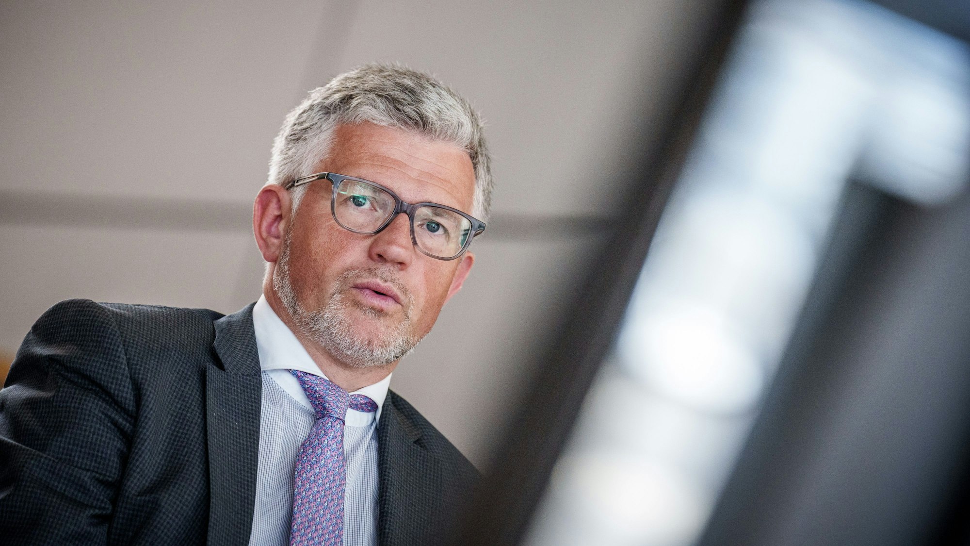 Andrij Melnyk, Botschafter der Ukraine in Deutschland, will sich bei Kanzler Scholz für seine „Leberwurst“-Aussage entschuldigen.