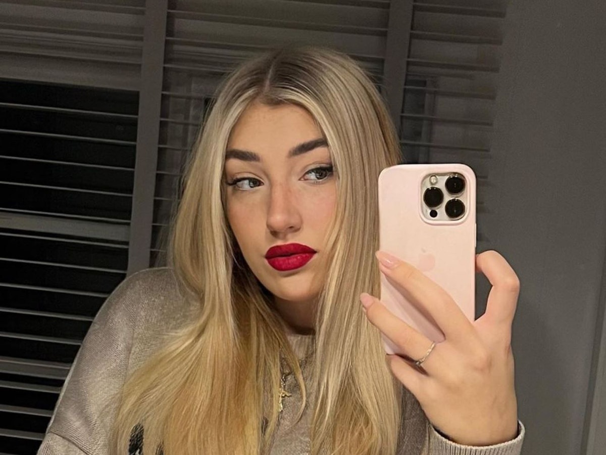 Das Instagram-Selfie zeigt die 23-jährige Kölner Influencerin am 25. Dezember 2021, welches sie auf ihrem Instagram-Account postete.