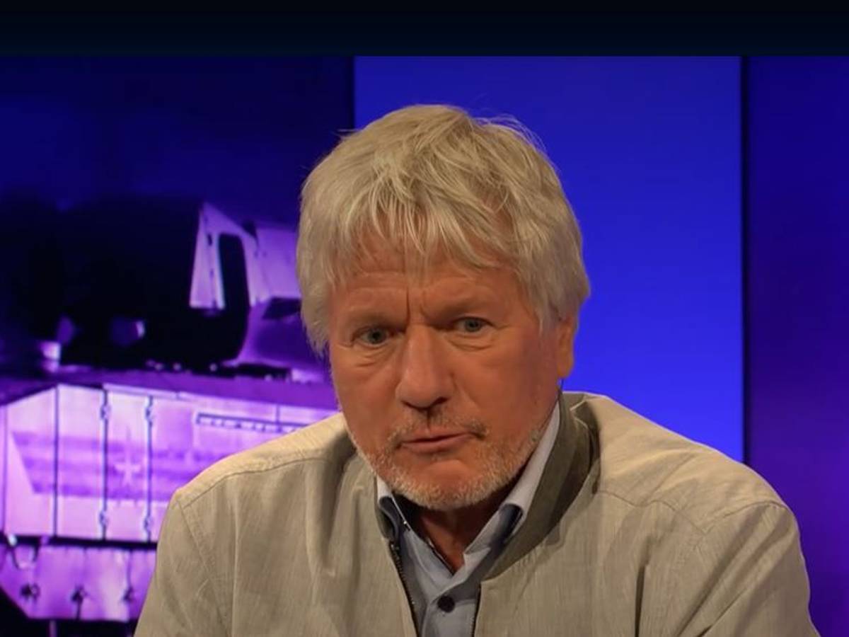 Der Kölner Kabarettist Jürgen Becker bei der ARD-Sendung „maischberger. die woche“.