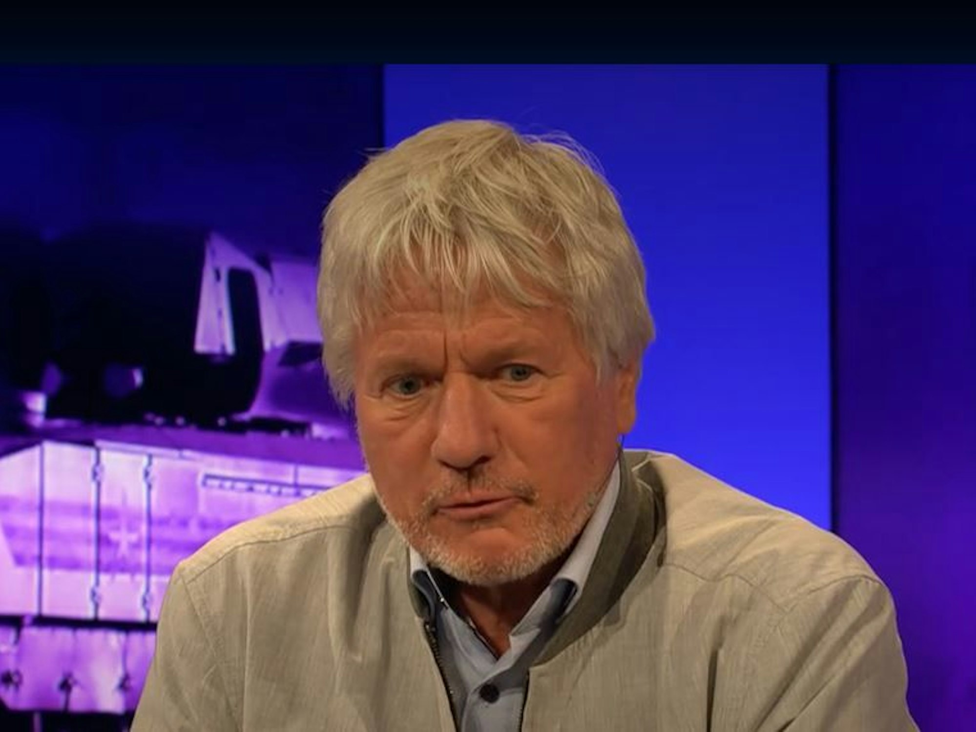 Der Kölner Kabarettist Jürgen Becker bei der ARD-Sendung „maischberger. die woche“.