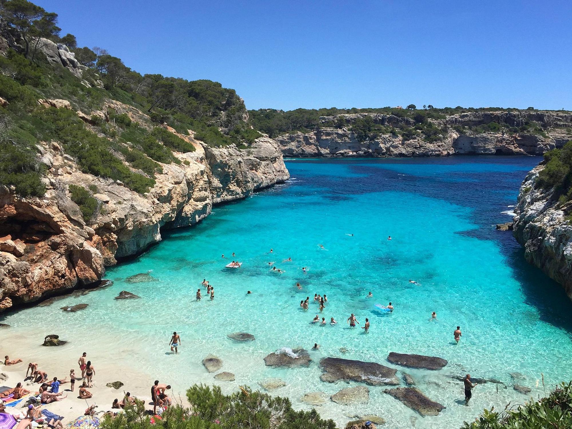Der Caló des Moro ist aufgrund seiner wunderschönen Lage beliebt.