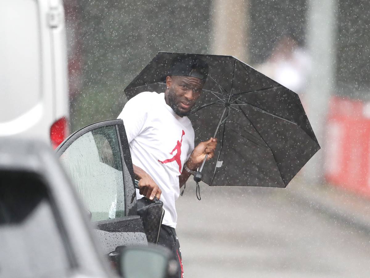 Anthony Modeste kam am Freitagmorgen (24. Juni 2022) bei strömendem Regen am Geißbockheim an.