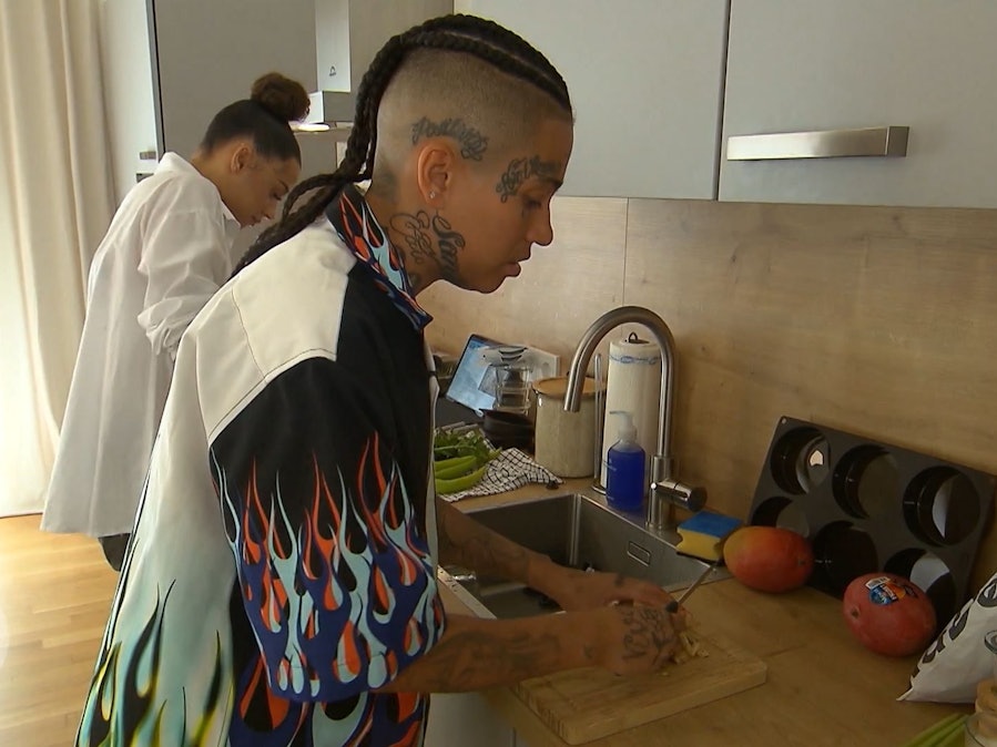 Vox-Gastgeber Steph bekommt an Tag 5 Kochnachhilfe von Ex-Freundin Melissa.