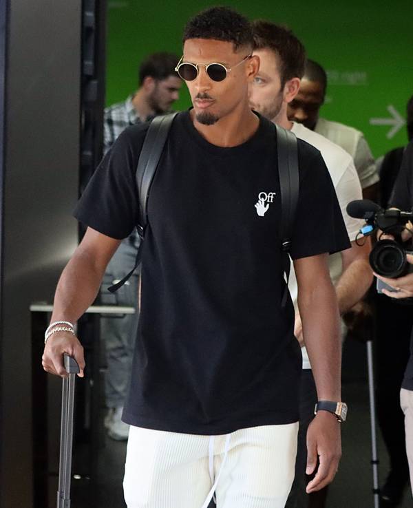 Sebastian Haller bei seiner Ankunft in Dortmund für den Medizincheck.