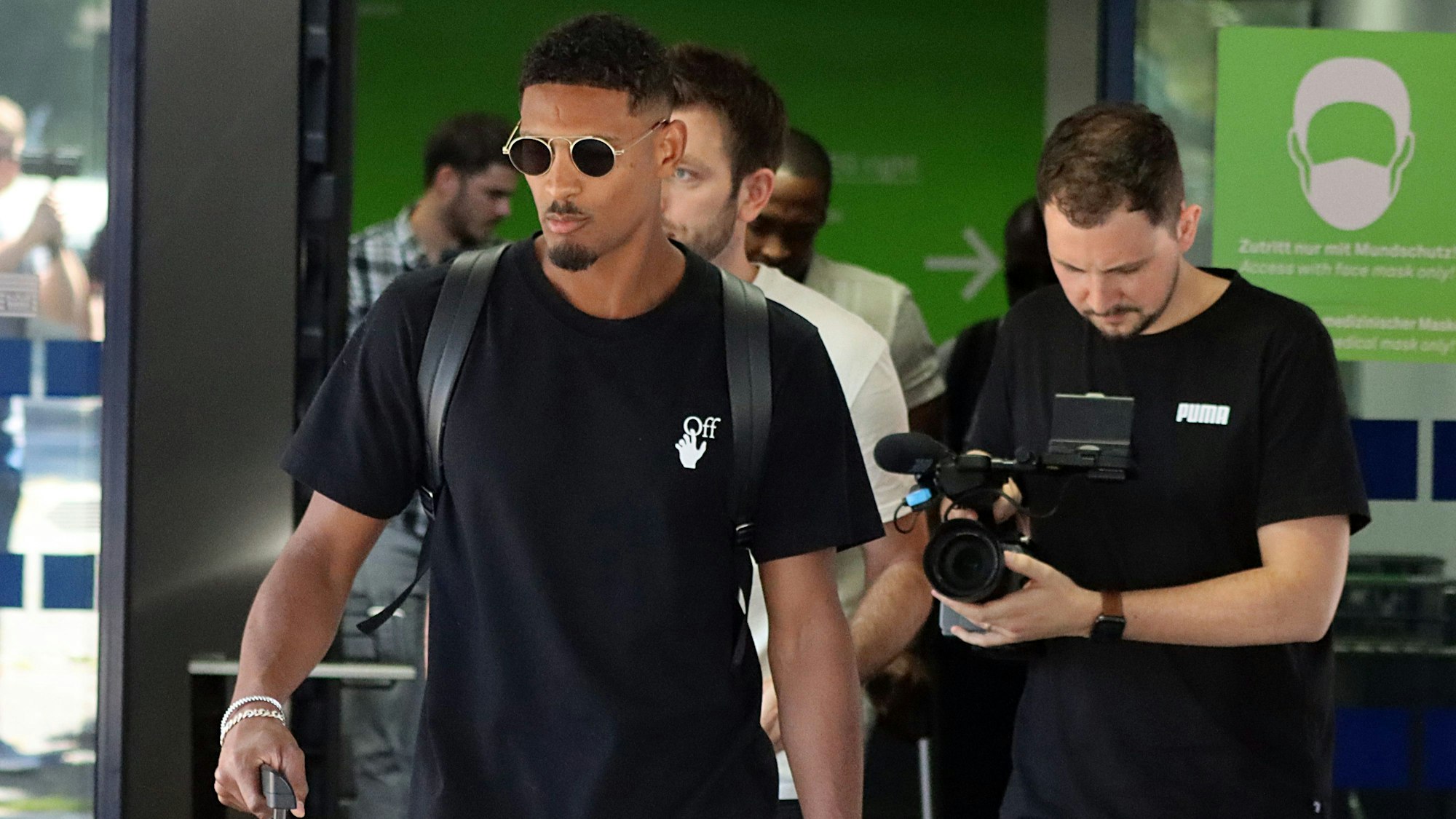 Sebastian Haller bei seiner Ankunft in Dortmund für den Medizincheck.