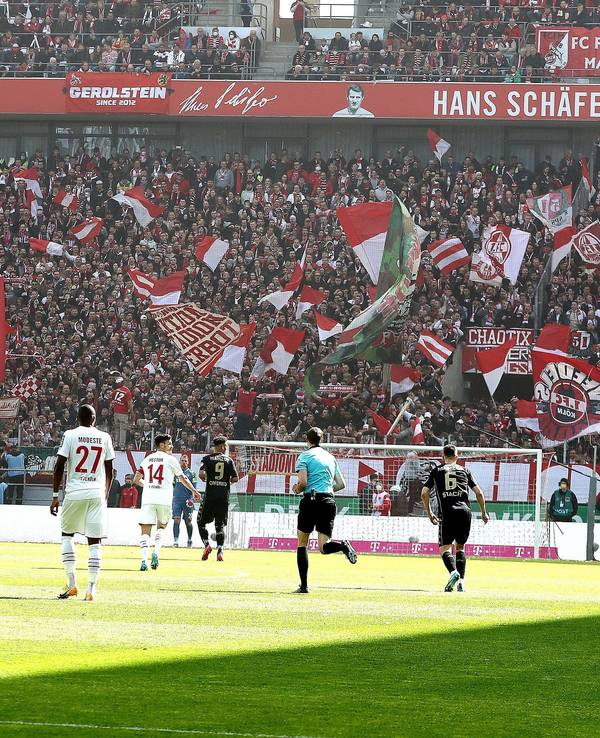 Spielszene aus dem Bundesliga-Duell zwischen dem 1. FC Köln und Mainz 05