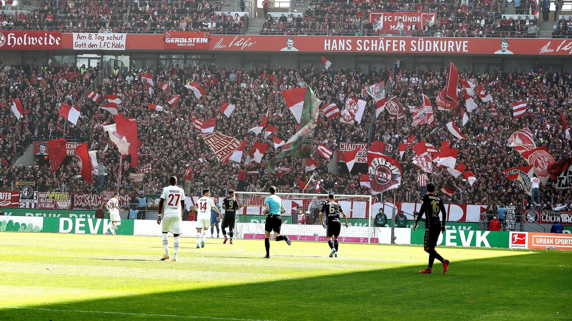 Spielszene aus dem Bundesliga-Duell zwischen dem 1. FC Köln und Mainz 05