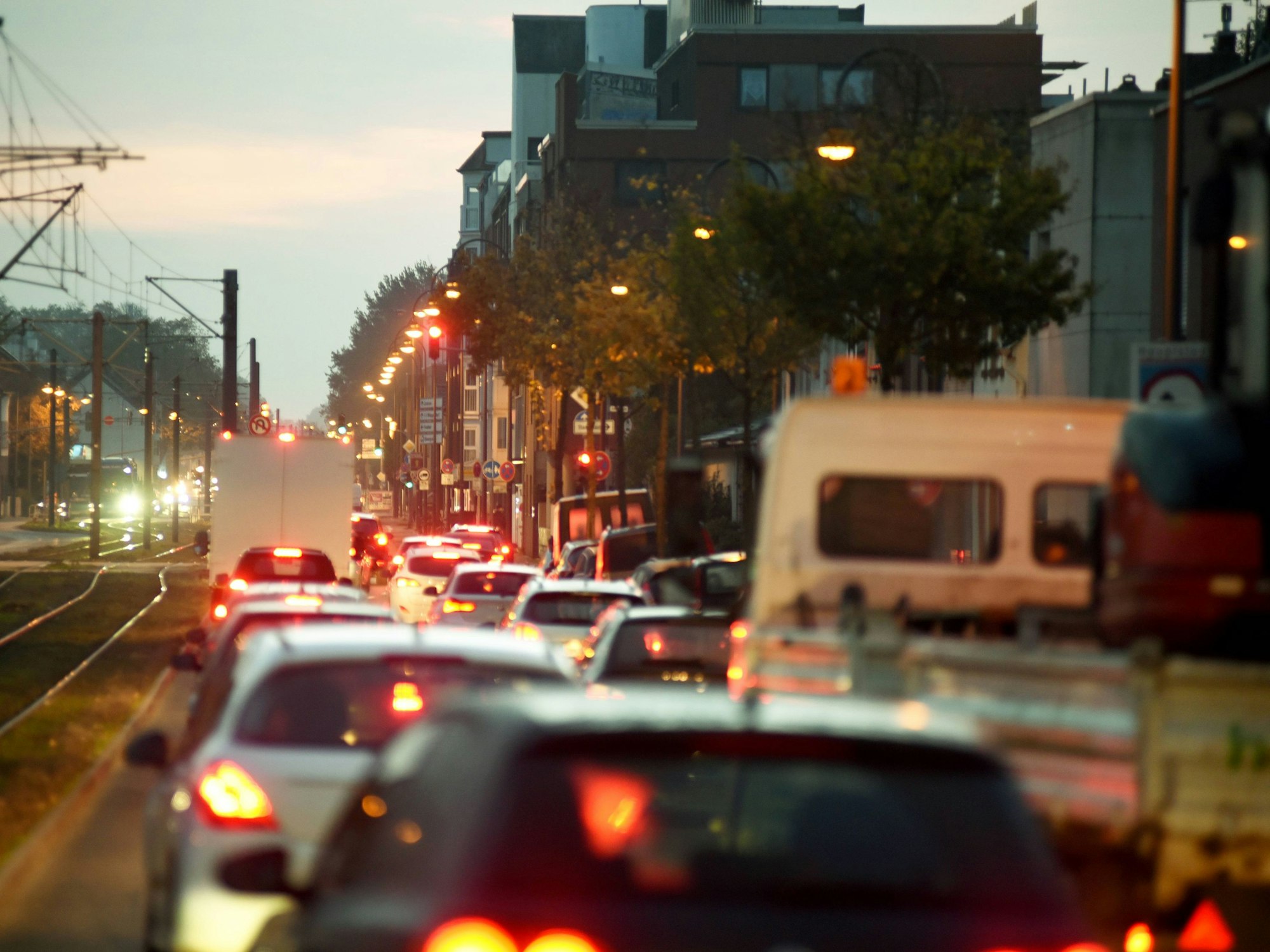 Stau auf der Aachener Straße.
