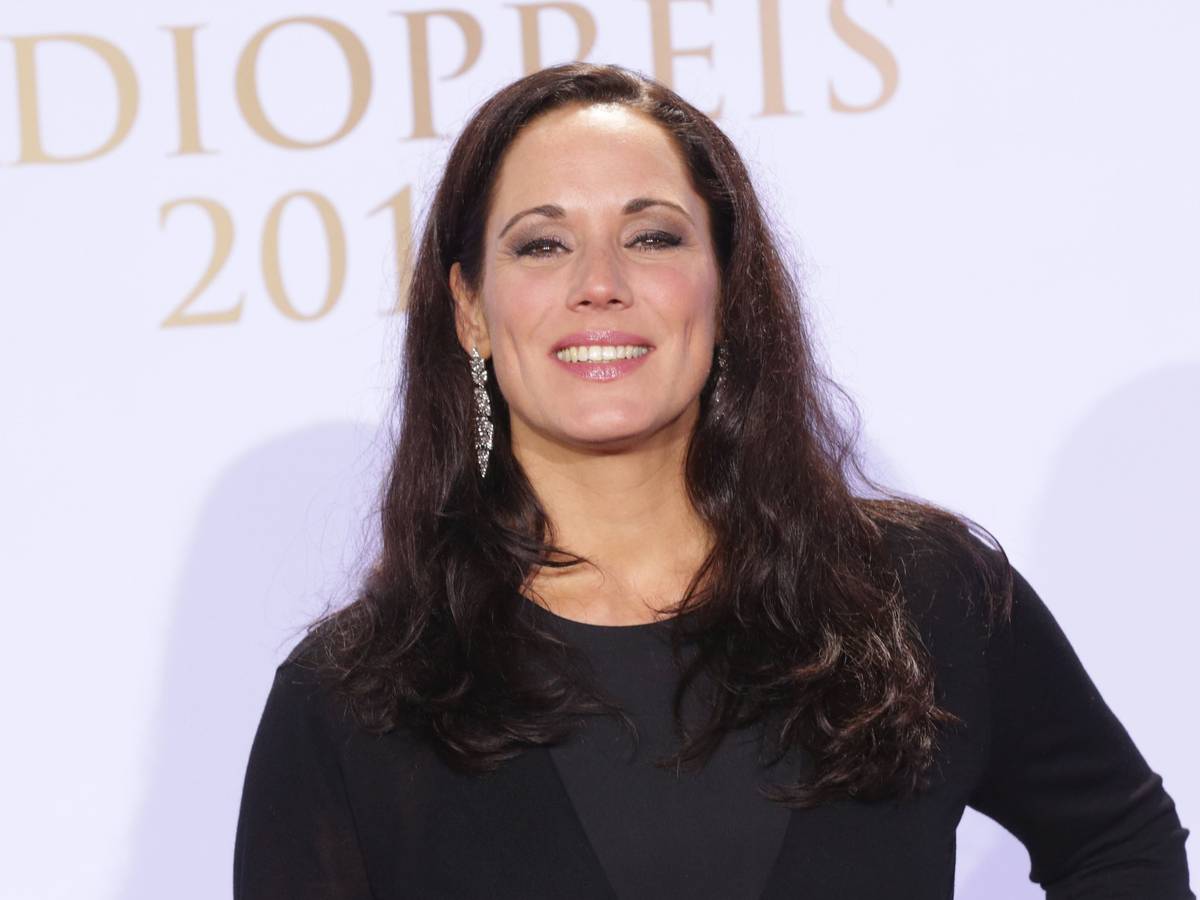 Die Moderatorin Simone Panteleit kommt zur Verleihung des Deutschen Radiopreises.