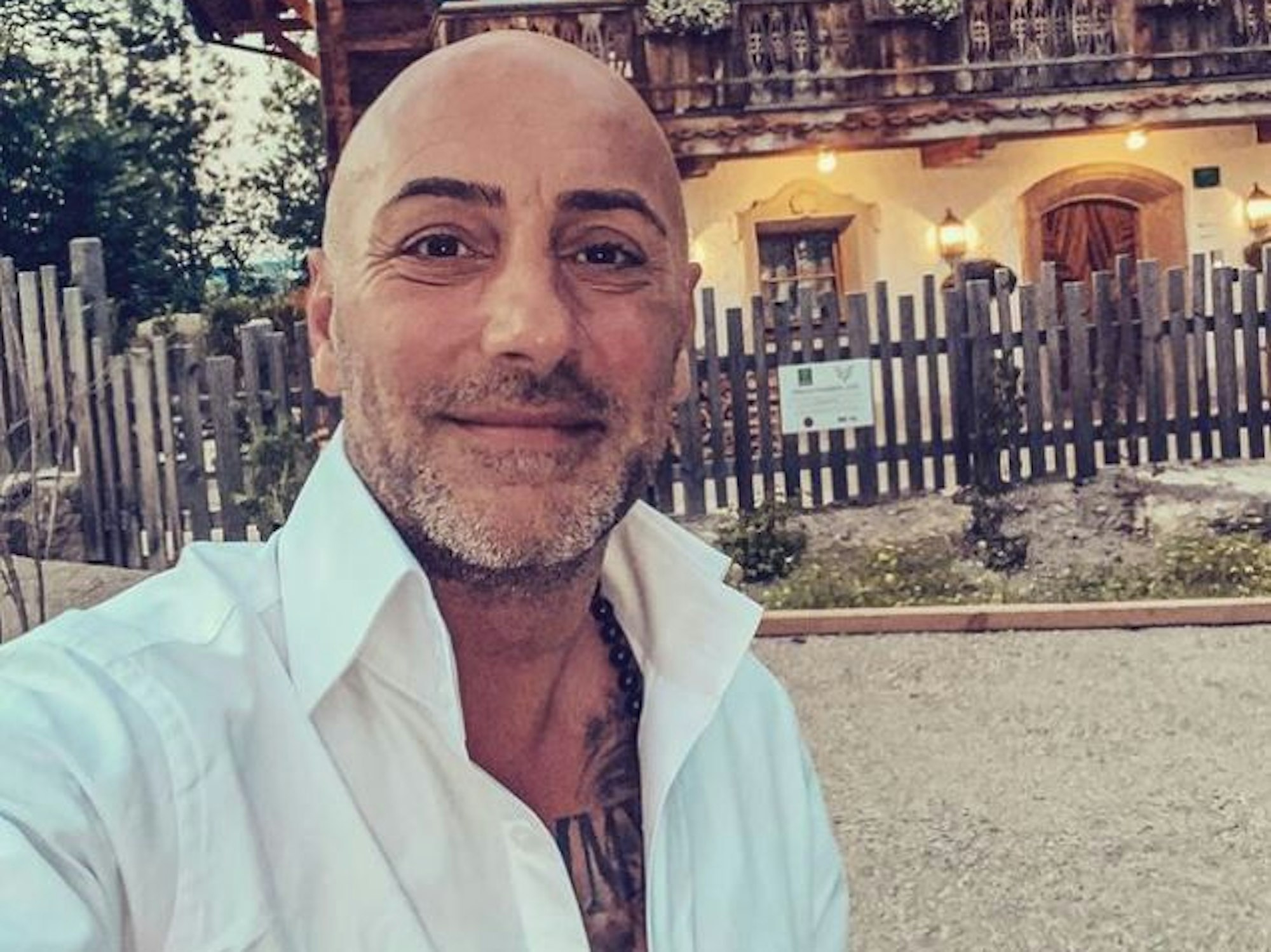 Das Foto zeigt den Kunst- und Antiquitätenhändler Paco Steinbeck (bekannt aus Formaten wie "Die Superhändler" und "Promi Big Brother"). Er hat es am 20. Juni 2021 auf Instagram veröffentlicht.