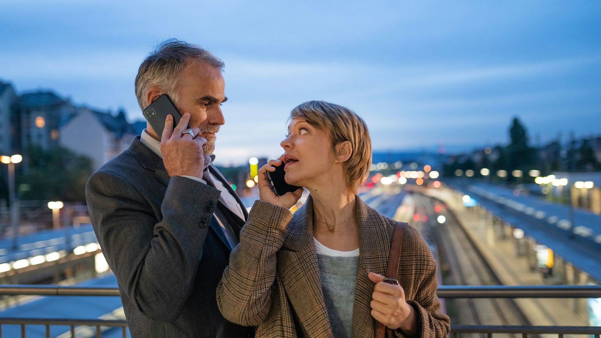 Im neuen Fall der „Tatort“-Ermittler Martin Rascher (Sebastian Blomberg) und Ellen Berlinger (Heike Makatsch) dreht sich alles um die Liebe.