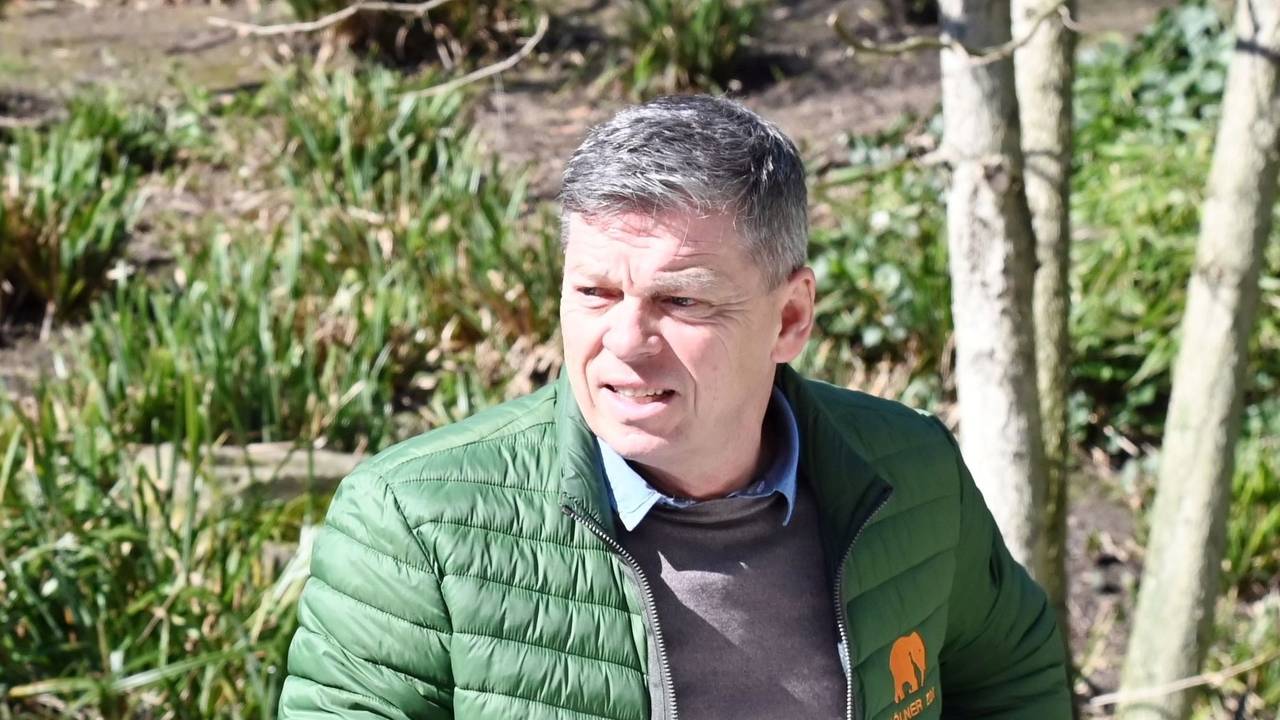 Zoo-Vorstandsmitglied Christopher Landsberg spricht bei einer Pressekonferenz.
