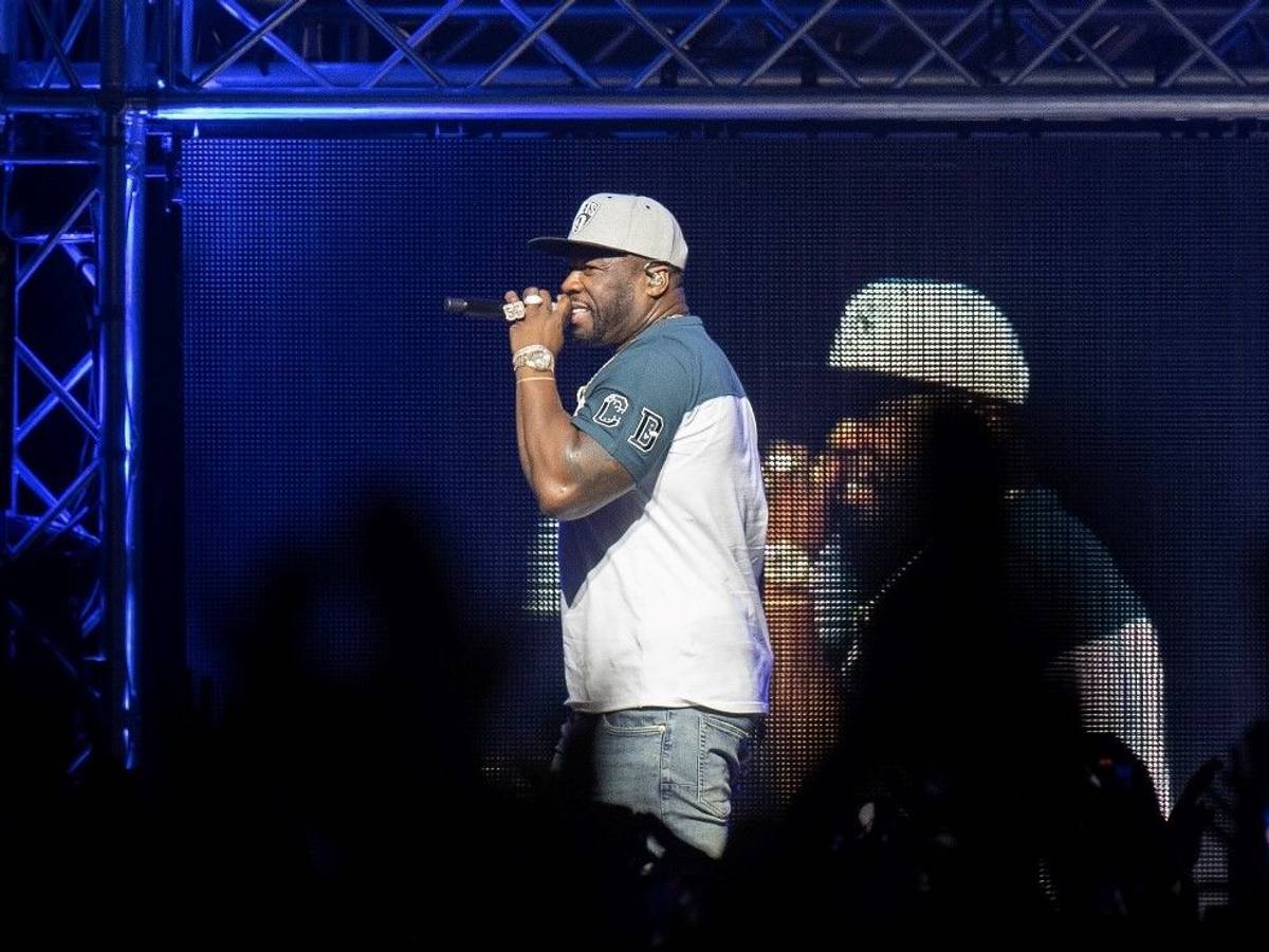 Rapper 50 Cent auf einem Konzert.