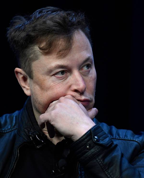 Elon Musk denkt nach