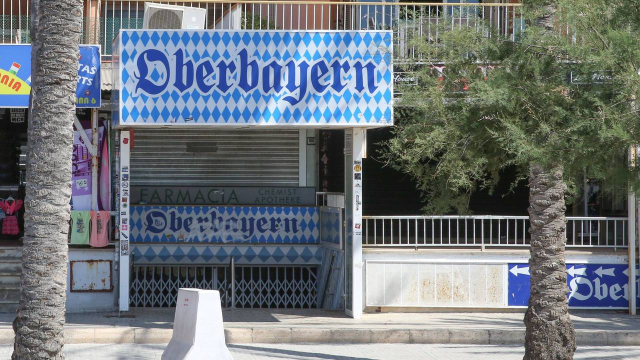 Der geschlossene Eingang der Diskothek Oberbayern auf Mallorca.