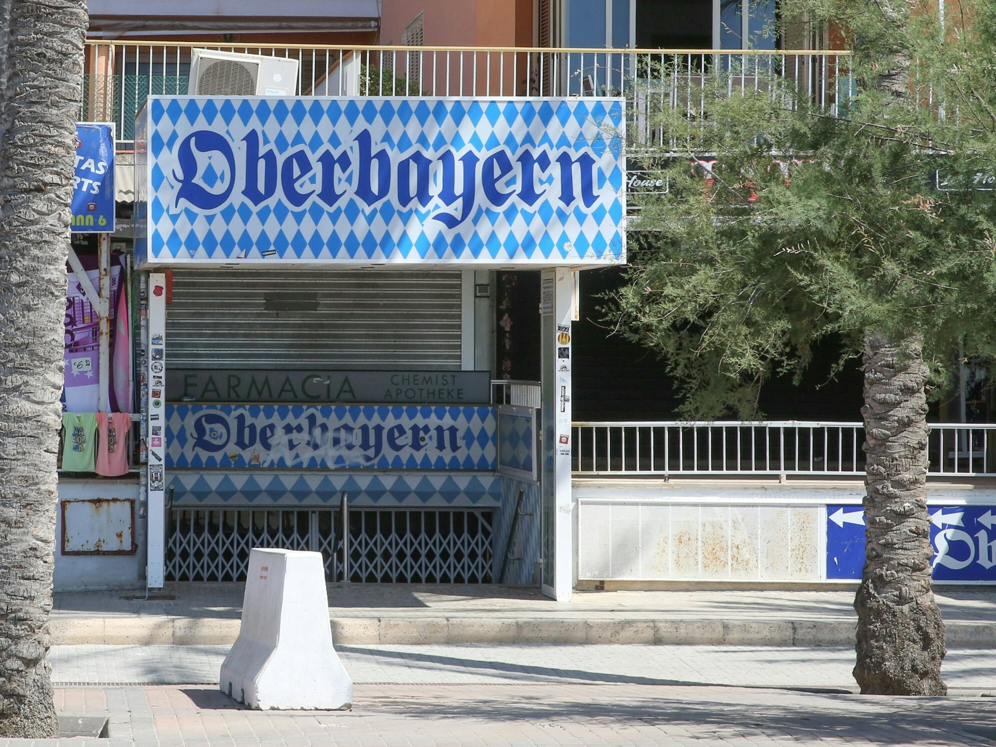 Der geschlossene Eingang der Diskothek Oberbayern auf Mallorca.