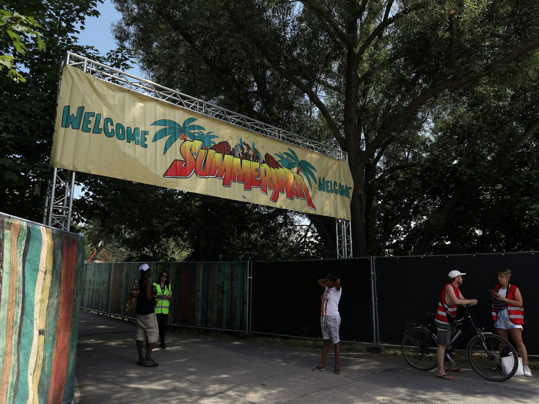 Der Eingang zum Summerjam-Festival am Fühlinger See in Köln.