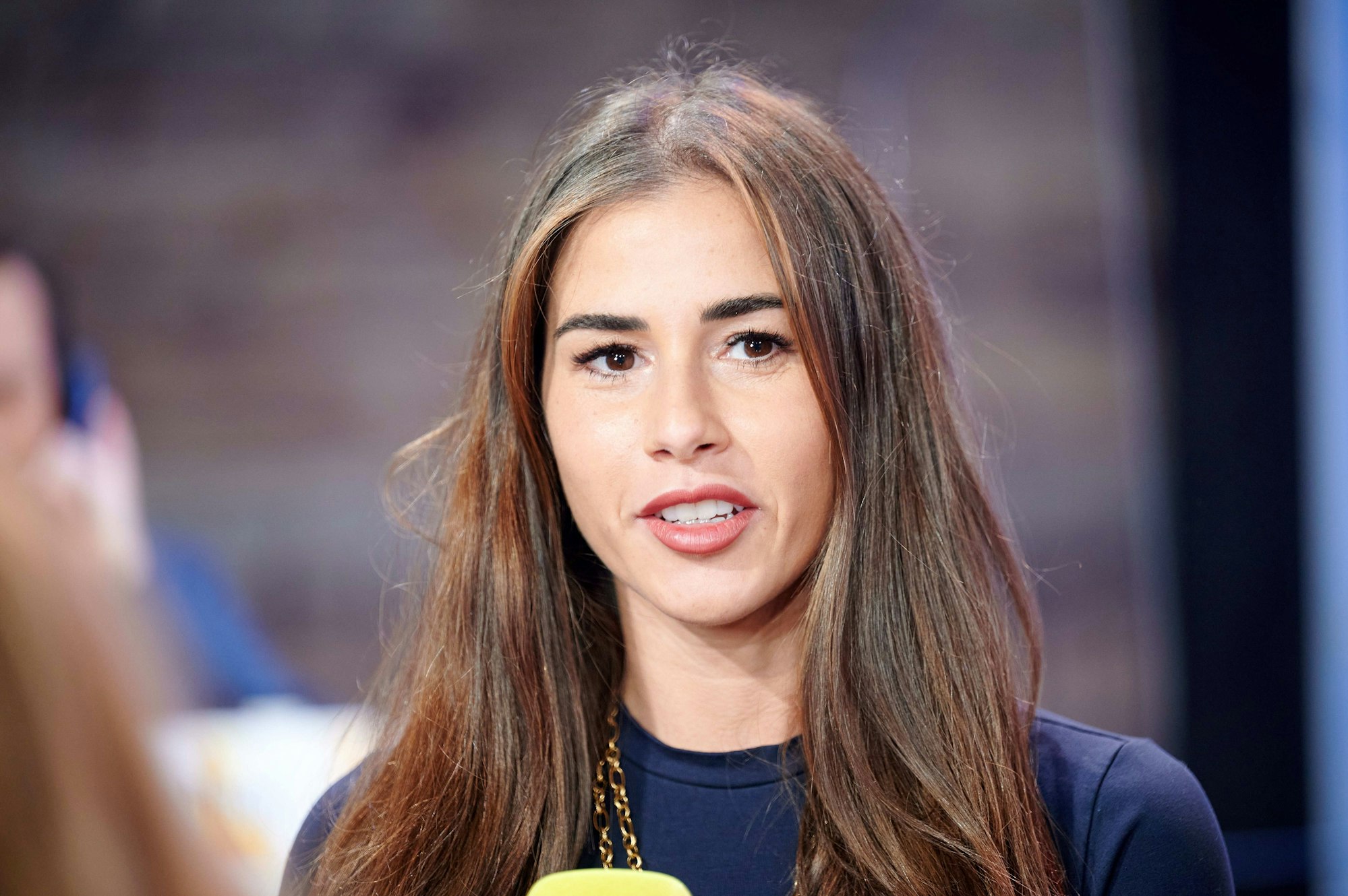Die Sängerin Sarah Engels steht beim 25. RTL Spendenmarathon im Studio.