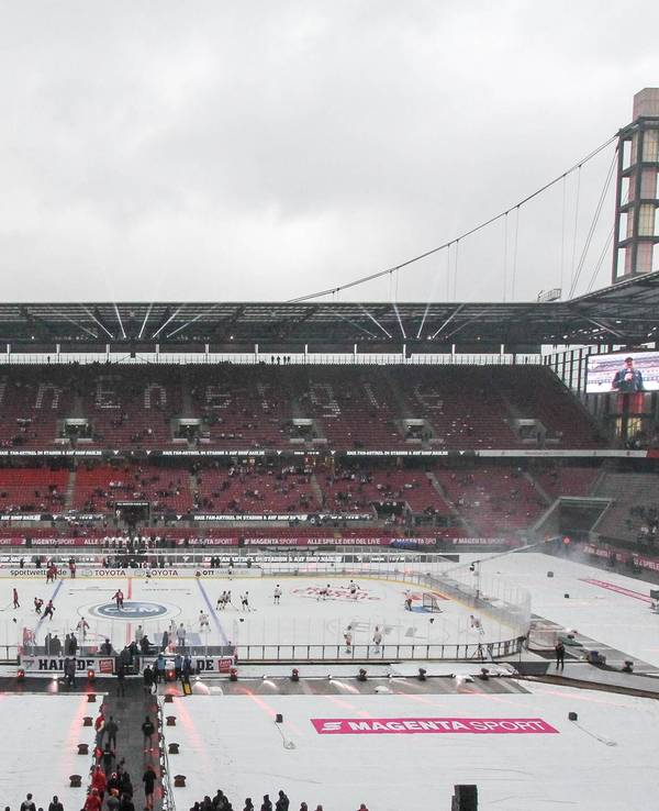 Blick auf das Rhein-Energie-Stadion beim DEL-Winter-Game am 12. Januar 2019