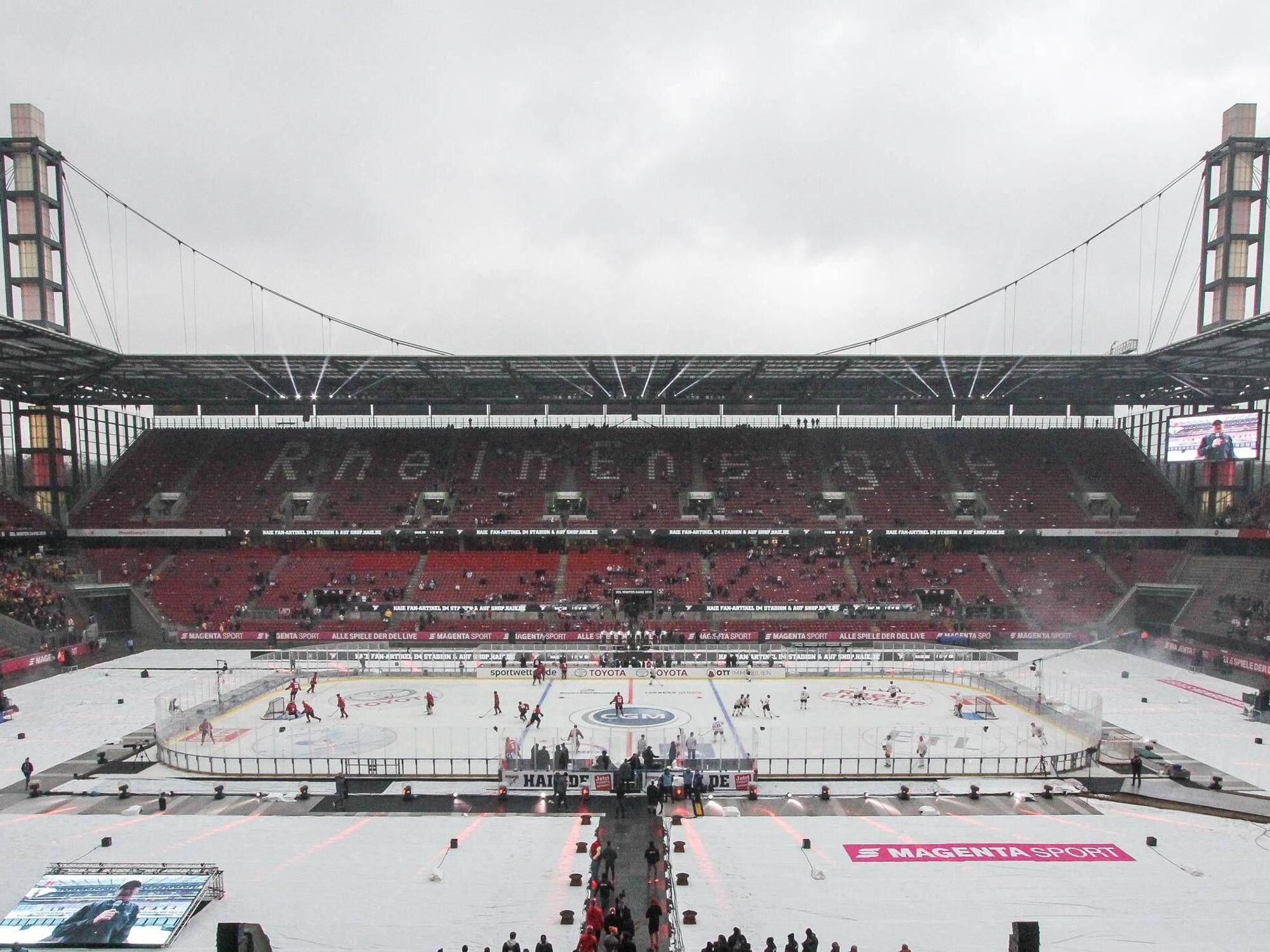 Blick auf das Rhein-Energie-Stadion beim DEL-Winter-Game am 12. Januar 2019