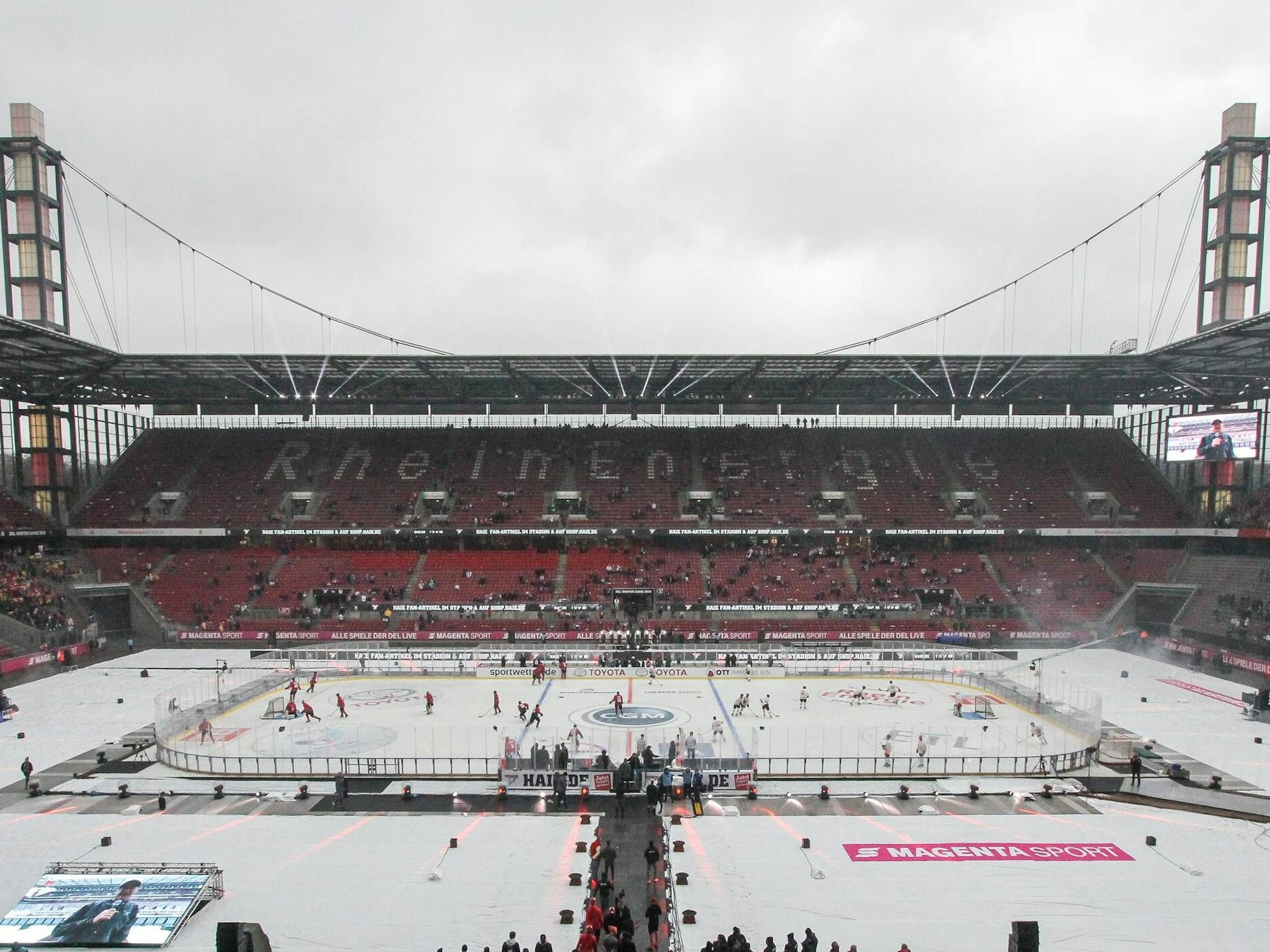 Blick auf das Rhein-Energie-Stadion beim DEL-Winter-Game am 12. Januar 2019