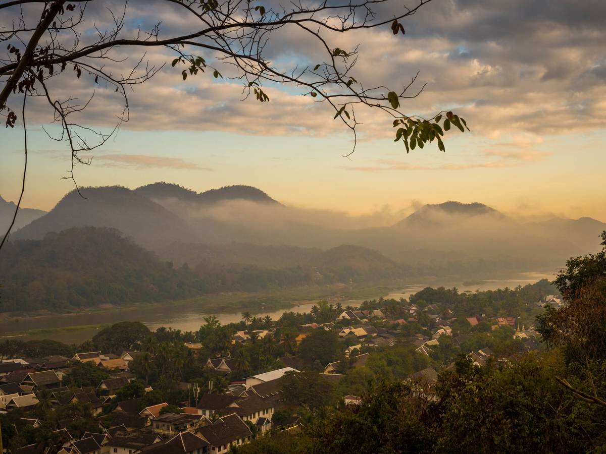 Ein Blick auf das Ufer des Mekong (aufgenommen 2020). Südostasien erfreut sich bei Urlauberinnen und Urlaubern immer größerer Beliebtheit.