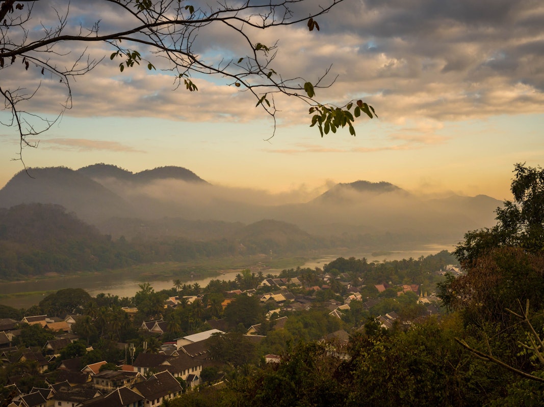 Ein Blick auf das Ufer des Mekong (aufgenommen 2020). Südostasien erfreut sich bei Urlauberinnen und Urlaubern immer größerer Beliebtheit.