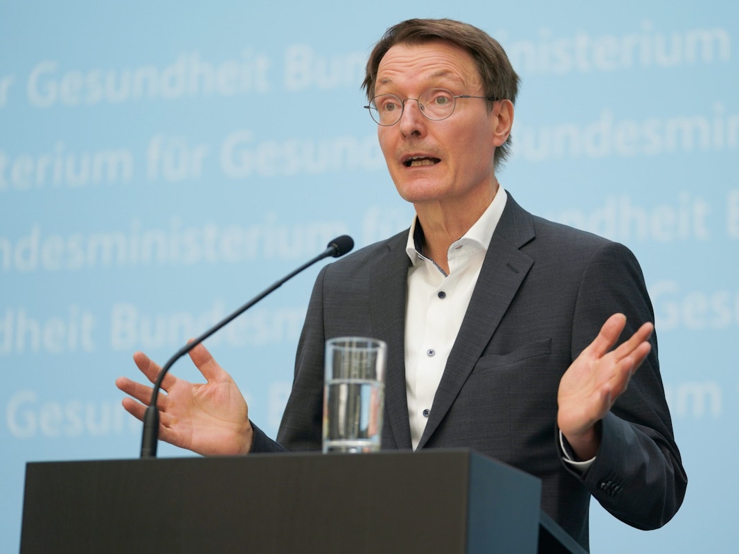 Karl Lauterbach (SPD), Bundesgesundheitsminister, spricht auf einer Pressekonferenz im Bundesgesundheitsministerium.