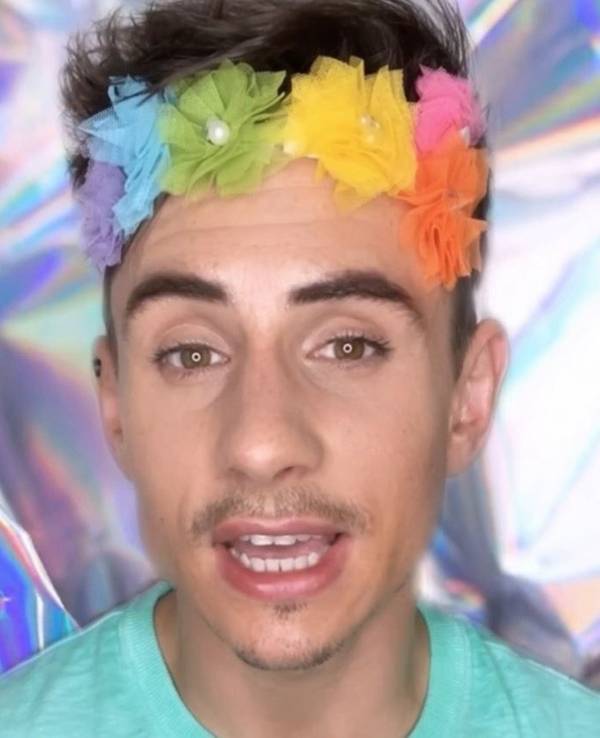 Influencer Patjabbers sagt, warum CSDs immer noch so wichtig sind – auch im Jahr 2022.