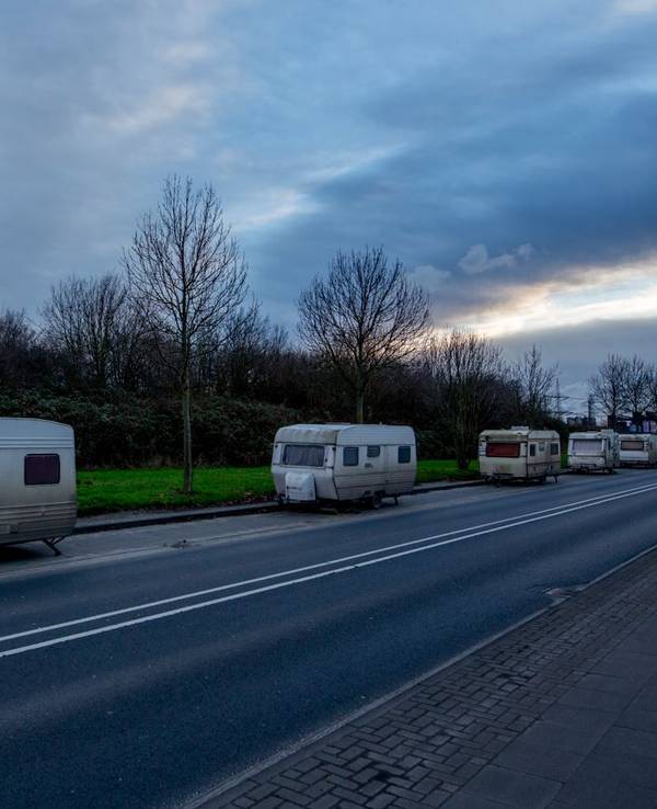 Die Wohnwagen der Prostituierten am Güterbahnhof Eifeltor in Köln.